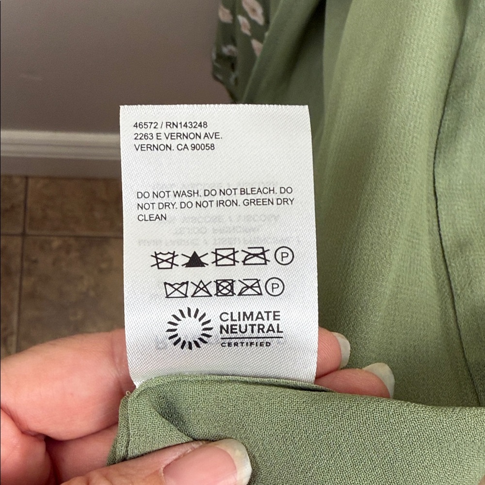 ❌❌SOLD❌❌NEW Reformation Kourtney Sage Floral Maxi Dress in Bonita 2 - Picture 13 of 16